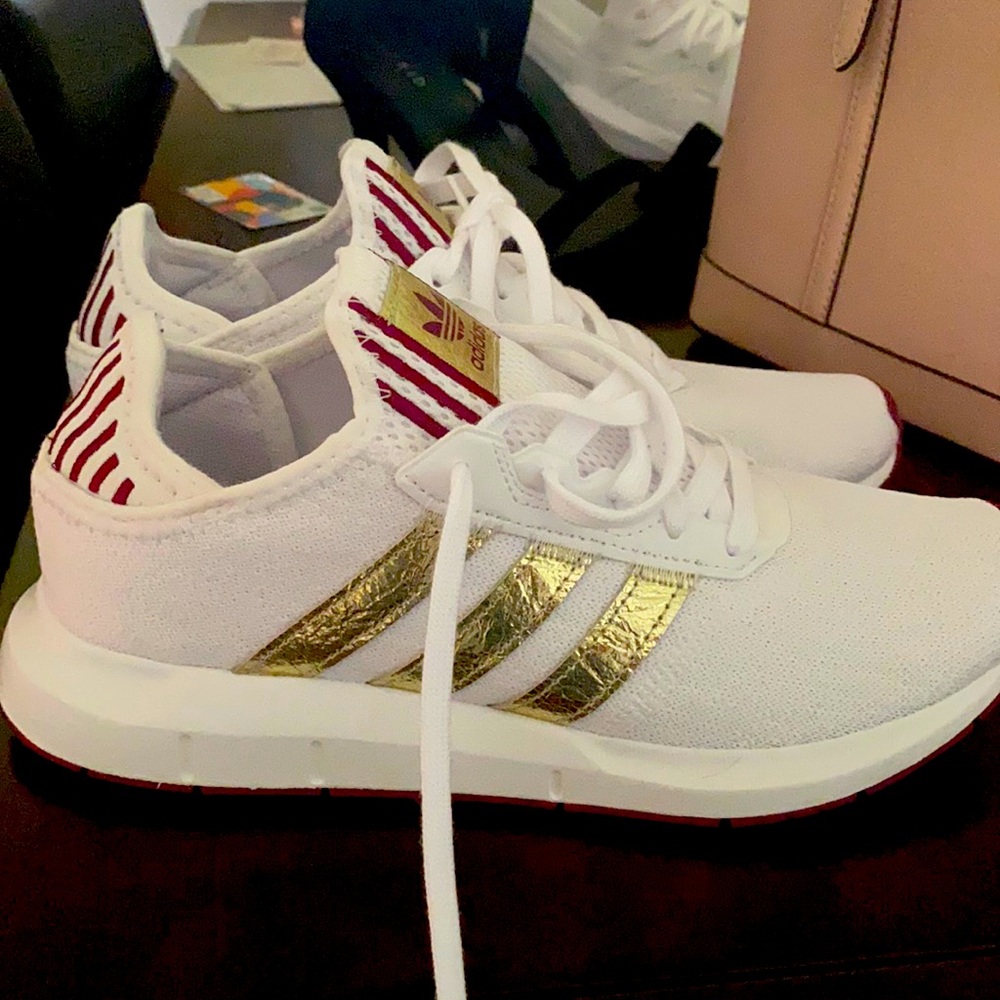 Adidas Sneakers